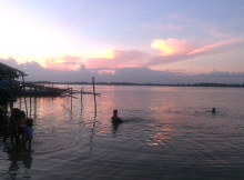カンボジア　シェムリアップ近郊　西バライ湖　　カンボジアローカルのリゾート